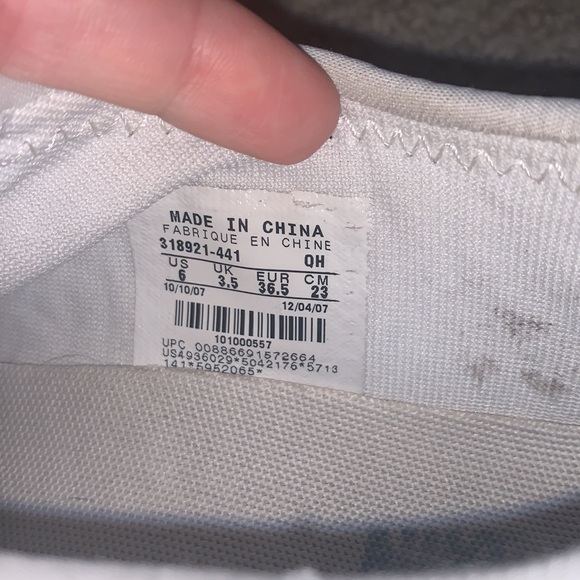 NIKE AIR SHOES - Picture 2 of 5